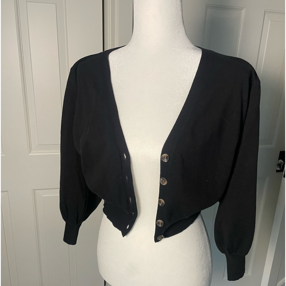 Black cropped knit cardigan